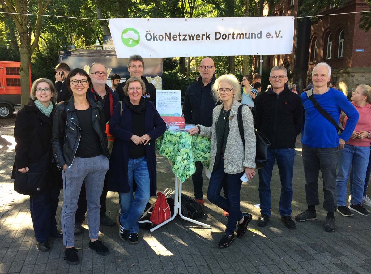 Gruppenfoto Klimastreik Dortmund OekoNetzwerk